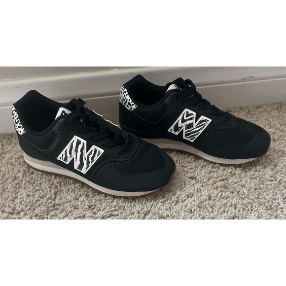 New Balance Sneakers Youth 13 Black White Animal Print Trainer Athletic Casual - Picture 3 of 7